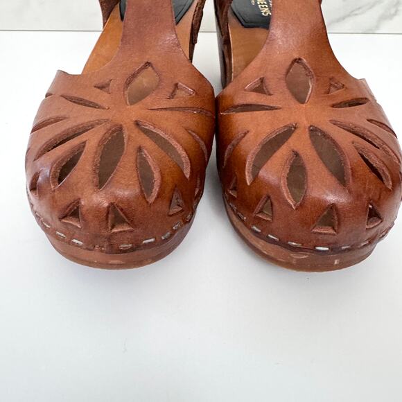Swedish Hasbeens Women Lacy Sandal Size 36/ 6 Leather Cut Out Boho Neutral Brown - Picture 7 of 12
